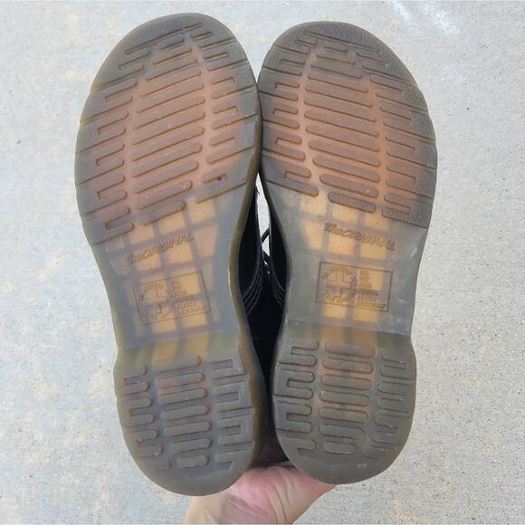 Dr. Martens 11821 Black Smooth Leather 1460 Lace-Up Boots Womens Size 6 - Picture 8 of 11